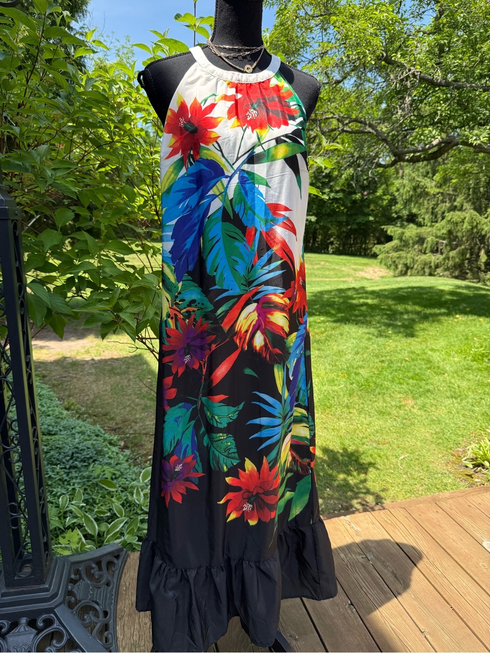 Tropical Floral Halter Maxi Dress - Vibrant Multicolor size M 8-10 pre-owned .